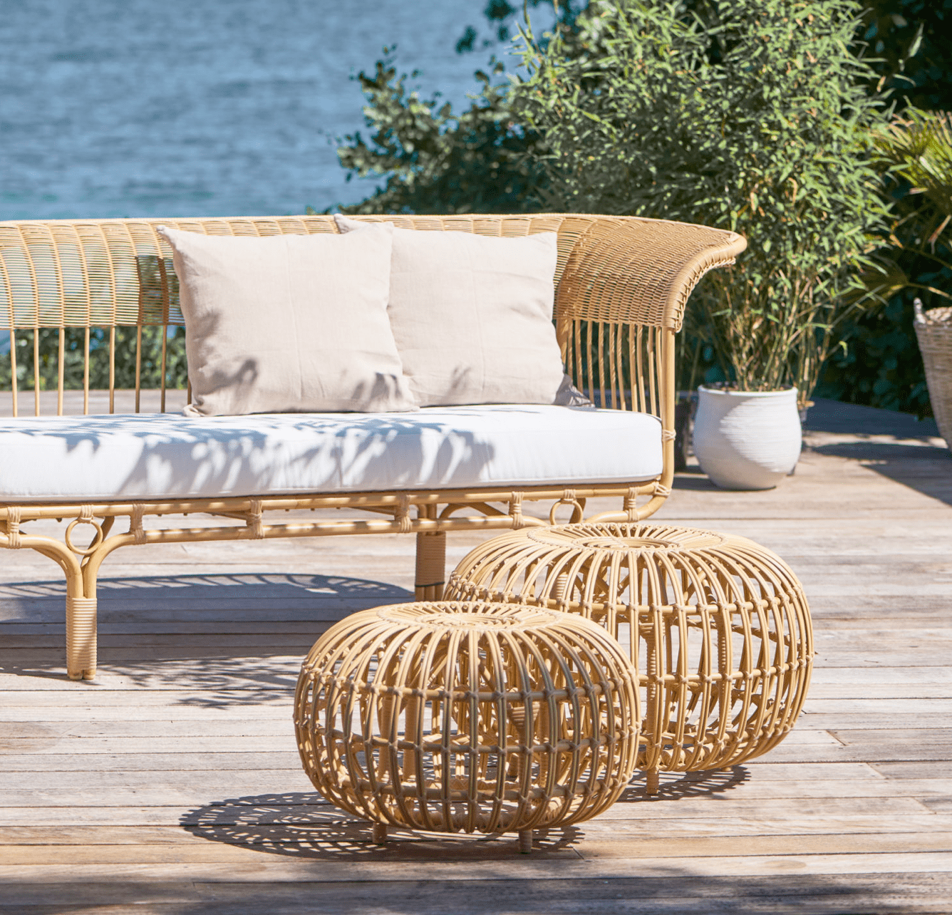 Tidløs design i aluminium og kunstfiber